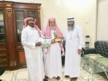 فريق بوارق الخير التطوعي يواصل تكريم رموز التعليم ويكرم الطالبي وبن بلقاسم ( تغطية مصورة )